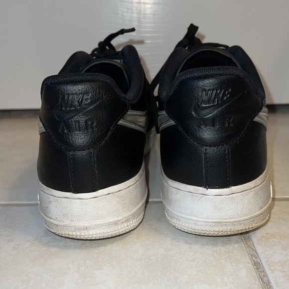 Black Nike Air Force 1 (US-11) - Picture 6 of 8